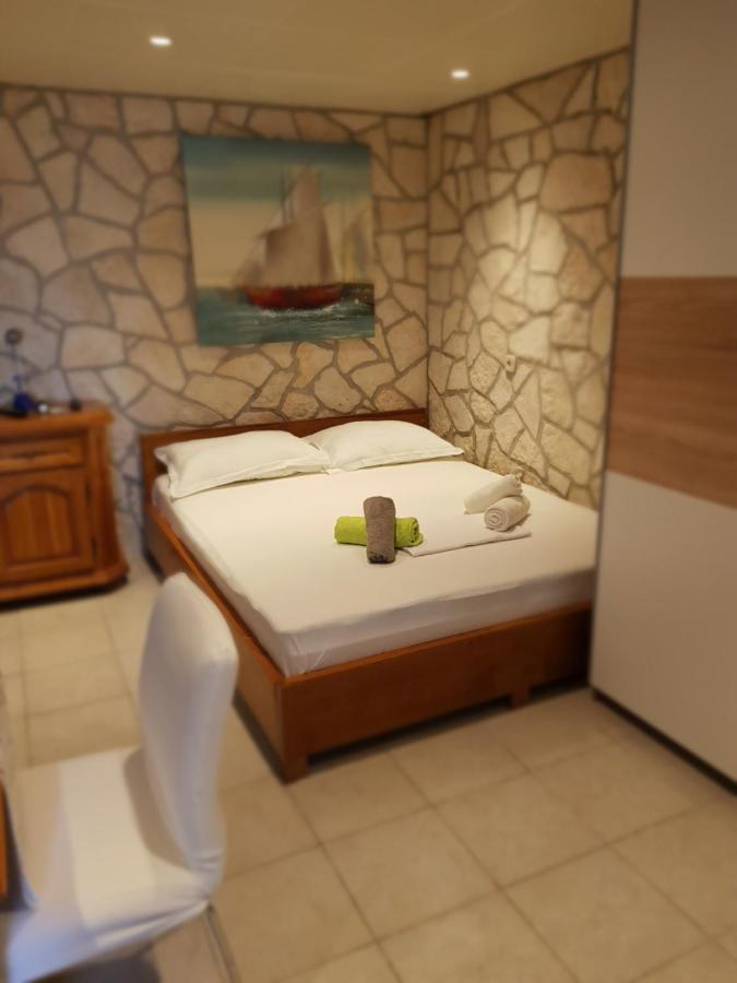 ברלה Studio Apartment Jelinek מראה חיצוני תמונה